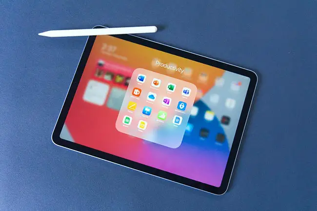 ipad air vs laptop pros and cons